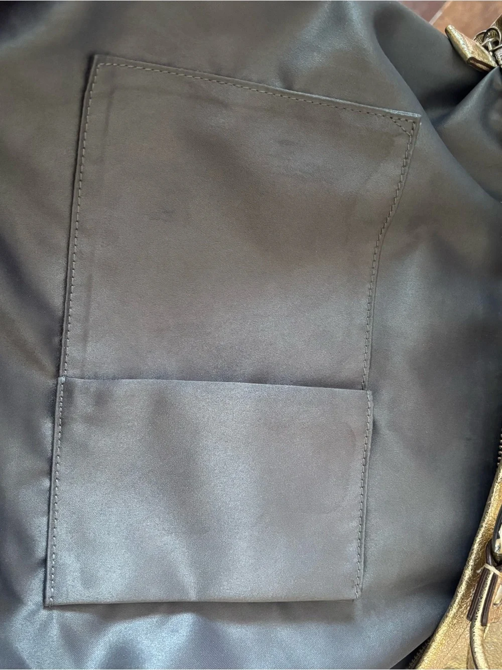 Coach Poppy G1069-16050 LIMITED EDITION Metallic Gold Star Spotlight Tote NWOT - Picture 8 of 16